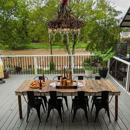 Chateau Royale, Pet Friendly, On Bayou, Downtown! ニューアイビーリア エクステリア 写真
