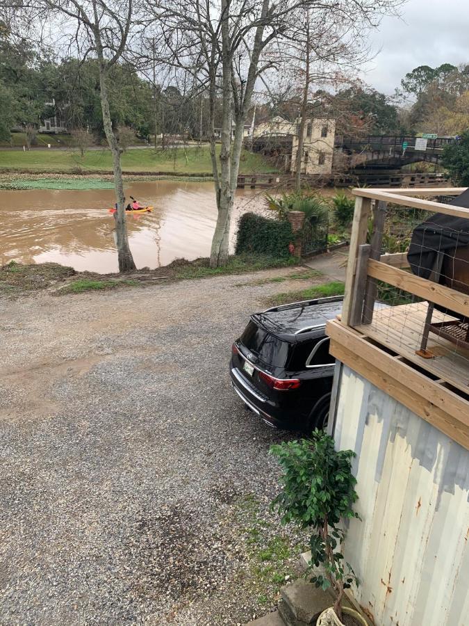 Chateau Royale, Pet Friendly, On Bayou, Downtown! ニューアイビーリア エクステリア 写真